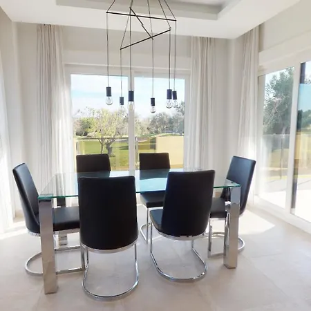 Pinecrest By On Travel أوليفا